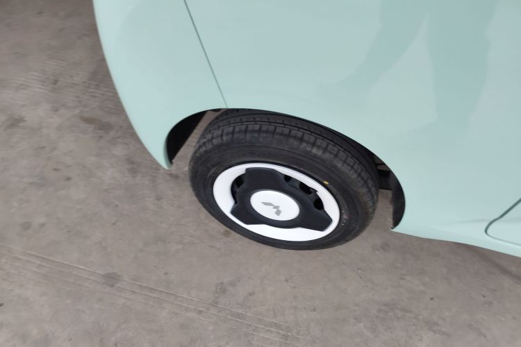 五菱汽车 宏光MINIEV 2024款 第三代 215km 青春版车身外观56