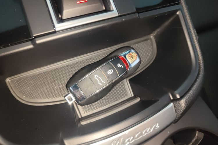 保时捷 2022款 Macan 2.0T中控内饰7001