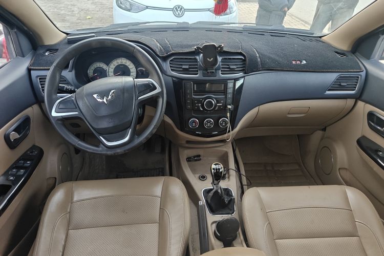 五菱汽车 五菱宏光 2014款 1.5L S舒适型中控内饰12