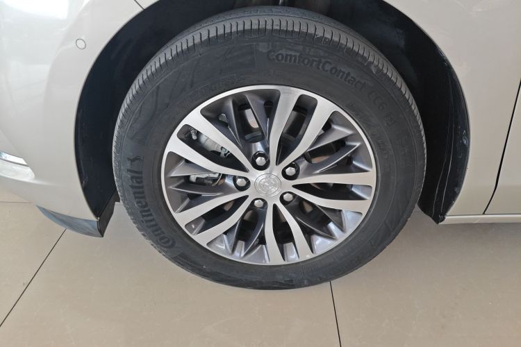 别克GL8 2020款 ES陆尊 653T 尊享型车身外观35