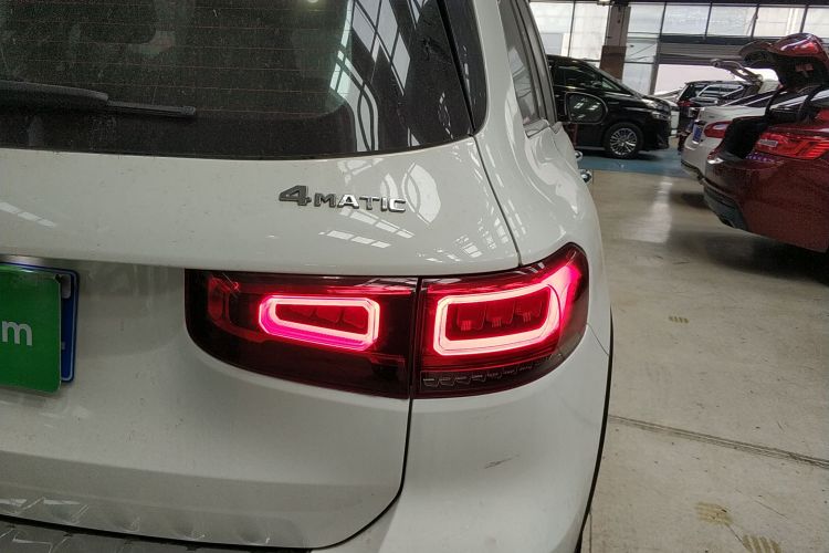 奔驰GLB 2021款 GLB 200 动感型车身外观6006