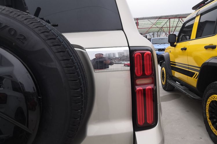 坦克500 2022款 3.0T 运动版 造境型 5座车身外观9