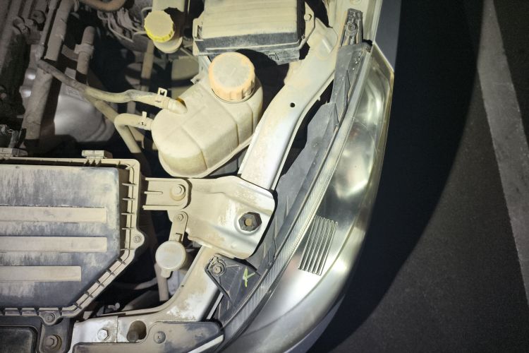 五菱汽车 五菱荣光V 2016款 1.5L标准型局部细节9007