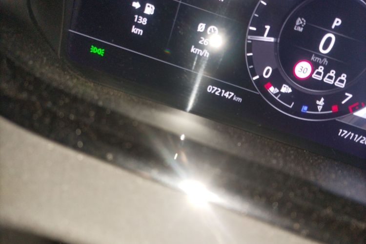 路虎 揽胜极光 2020款 249PS R-DYNAMIC SE 运动科技版中控内饰15