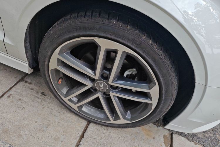 奥迪A3 2018款 30周年年型 Limousine 35 TFSI 运动型车身外观10