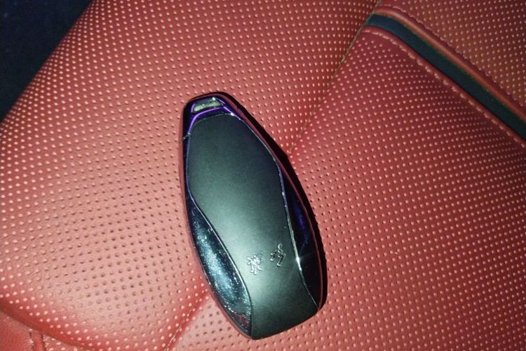 红旗H6 2023款 2.0T 致尚版中控内饰7001