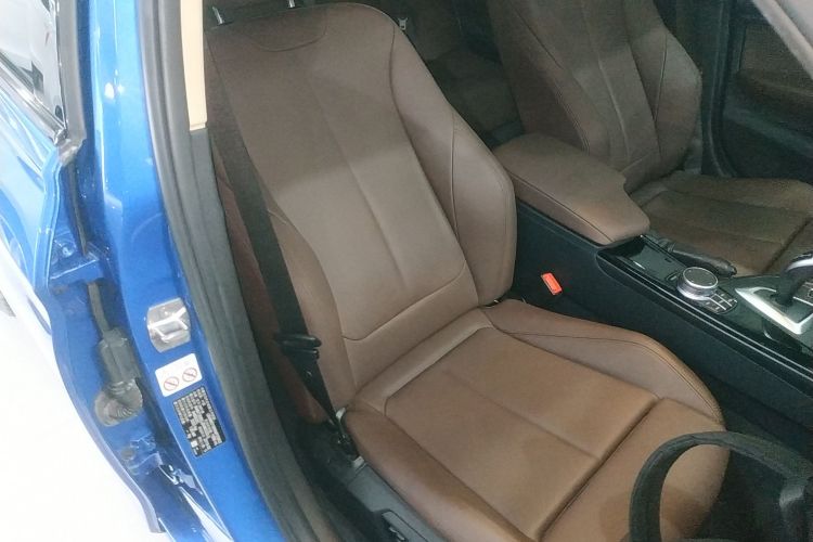 宝马3系 2019款 320Li M运动套装局部细节41