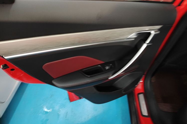 吉利汽车 缤越 2019款 运动款 260T DCT游侠 国VI中控内饰7008