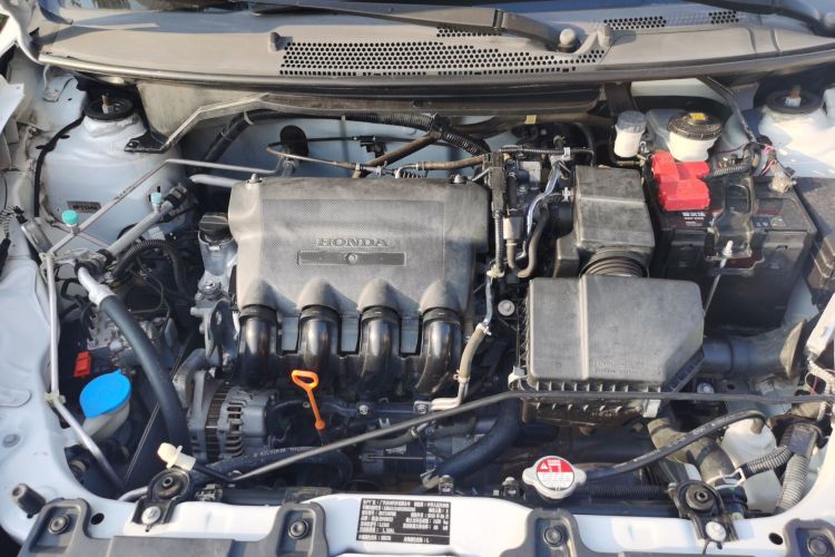 理念S1 2014款 1.3L 手动舒适版机舱底盘24