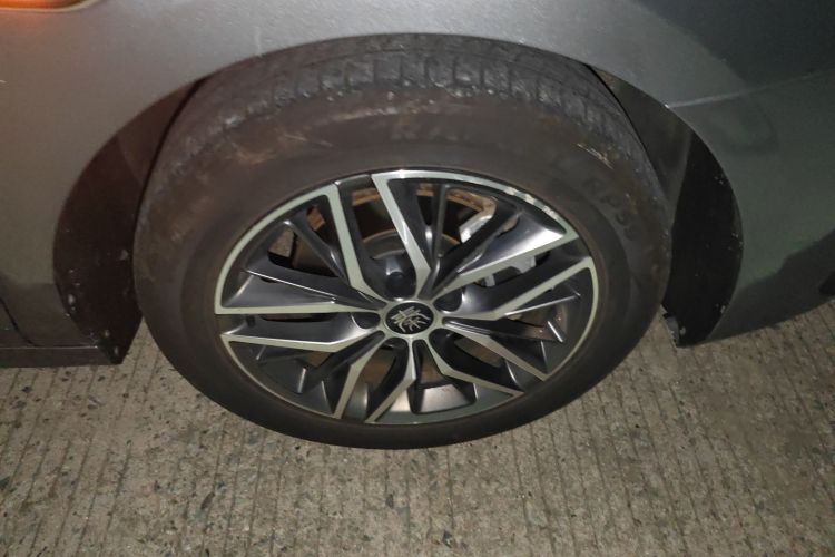 比亚迪 秦PLUS 2021款 EV 500KM 尊贵型车身外观10