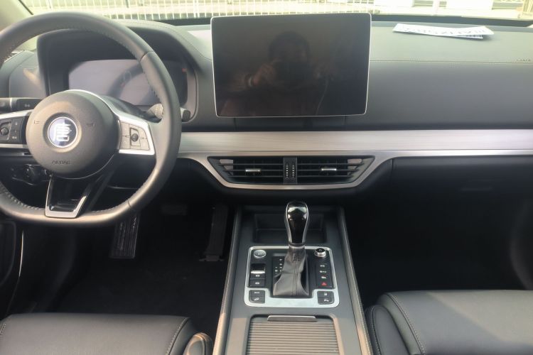 比亚迪 唐 2018款 2.0T 自动智联尊荣型 5座 国V中控内饰16