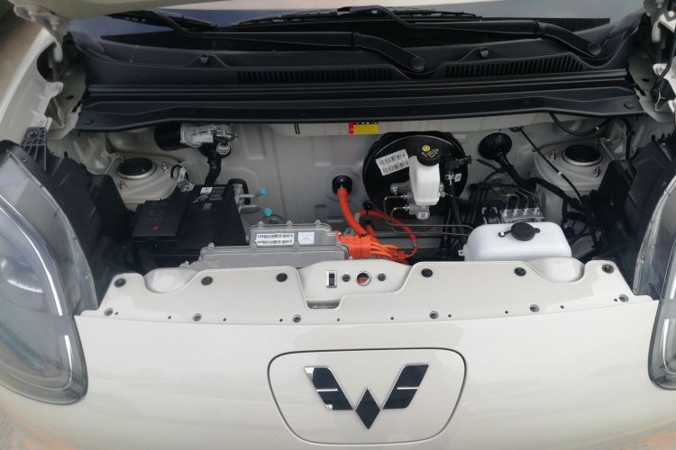 五菱汽车 宏光MINIEV 2025款 四门版 进阶款机舱底盘24