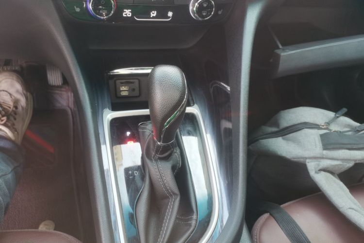 别克GL6 2019款 18T 6座互联尊贵型 国VI中控内饰18