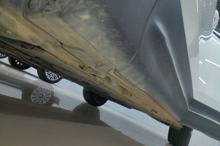 奔驰GLB 2023款 GLB 220 时尚型局部细节9002