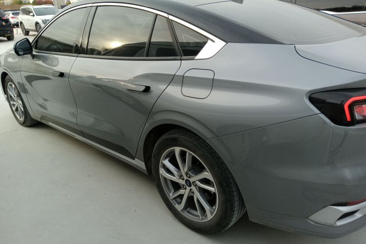 福特 蒙迪欧 2022款 EcoBoost 245 豪华型车身外观4