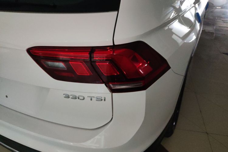 大众 途观L 2022款 330TSI 自动两驱舒享版车身外观9