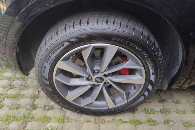 奥迪Q5L 2025款 40 TFSI 豪华动感型车身外观6006