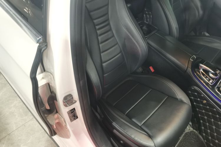 奔驰E级 2017款 E 300 L 运动豪华型局部细节41