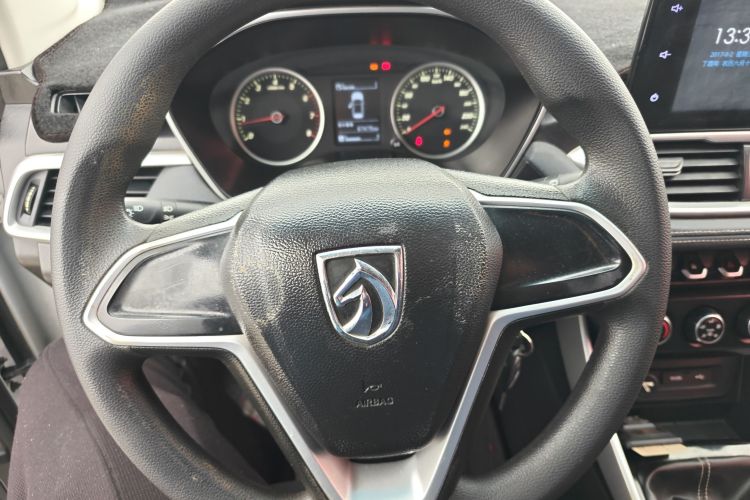 宝骏530 2018款 1.5T 手动精英型 国V中控内饰13