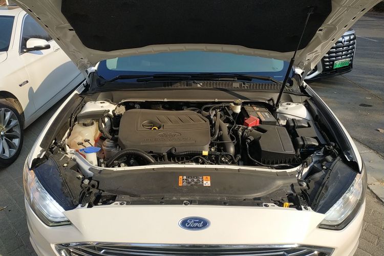 福特 蒙迪欧 2018款 EcoBoost 180 时尚型机舱底盘24
