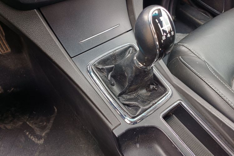 吉利汽车 帝豪 2017款 三厢百万款 1.5L 手动向上版中控内饰18