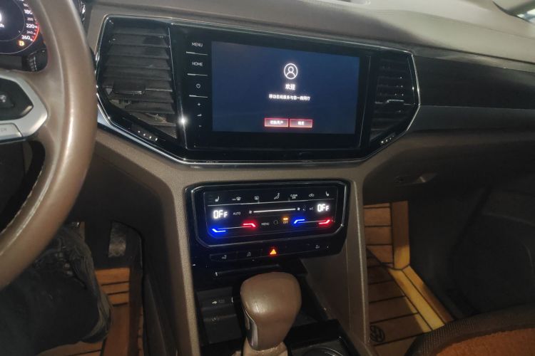 大众 威然 2020款 380TSI 尊贵版中控内饰16