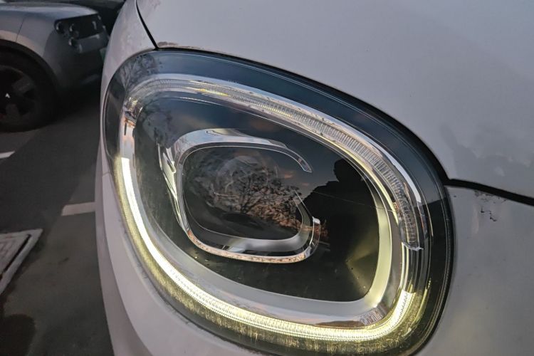 零跑汽车 零跑T03 2021款 400微糖版车身外观8