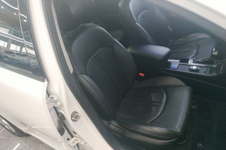 起亚K5 2016款 1.6T 自动LUX局部细节41