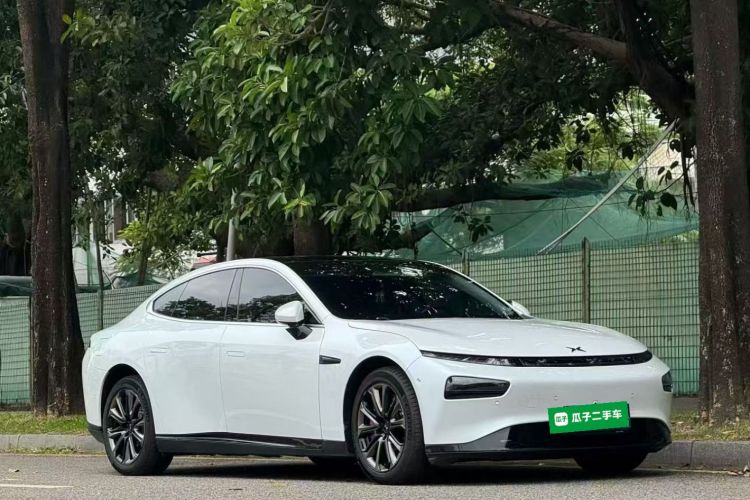 小鹏P7 2021款 480E车身外观3