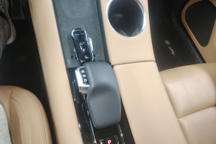 鸿蒙智行 问界M5 2022款 增程四驱至臻版中控内饰18