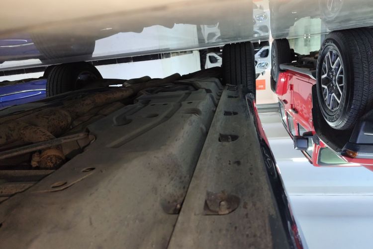 奔驰M级 2015款 ML 320 4MATIC局部细节9001