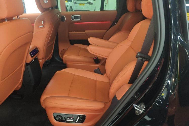 理想汽车 理想L8 2025款 Max 智能焕新版中控内饰7004