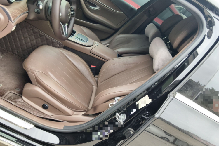 奔驰E级 2020款 E 300 L 时尚型局部细节19