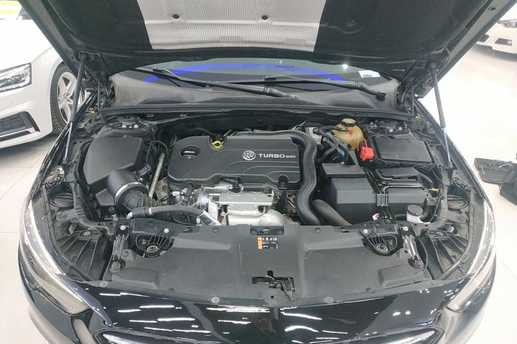 别克 君威 2019款 20T 精英型 国VI机舱底盘24