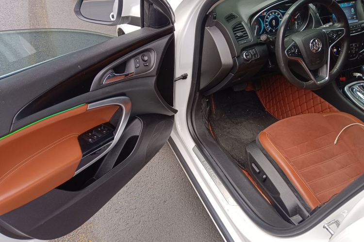 别克 君威 2015款 1.6T 精英技术型中控内饰20