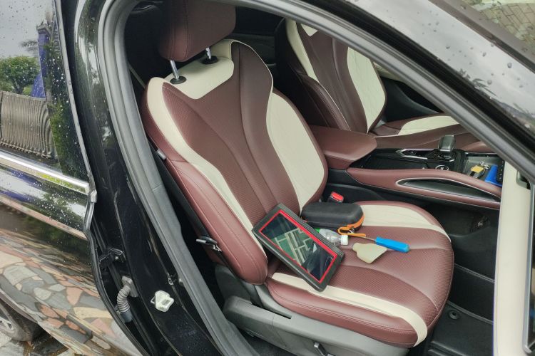 吉利汽车 星越L 2021款 2.0TD DCT EVO两驱尊贵型中控内饰41