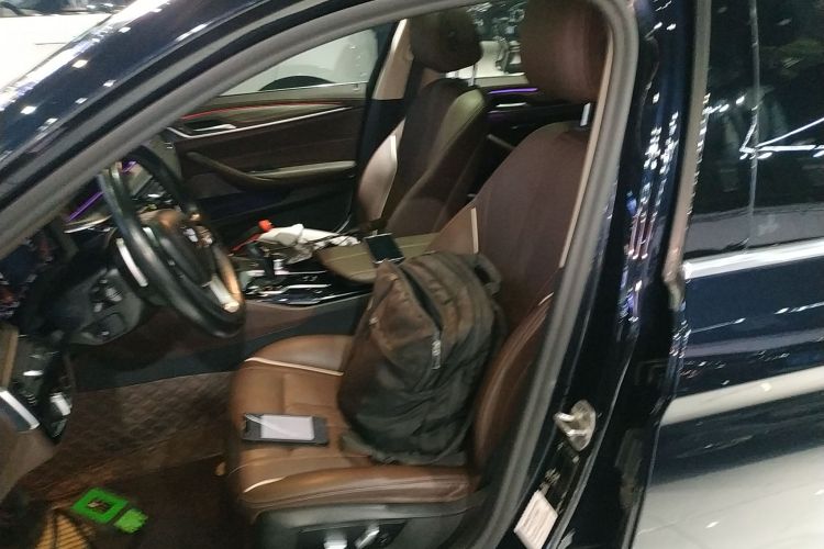 宝马5系 2021款 改款 530Li 领先型 豪华套装局部细节19