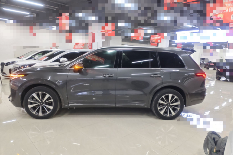 理想汽车 理想ONE 2021款 增程6座版车身外观4