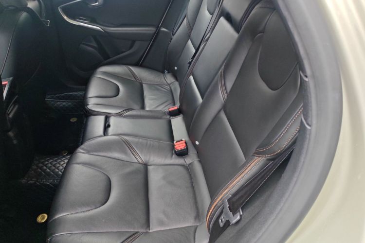 沃尔沃V40 2017款 Cross Country T3 智雅版中控内饰7004