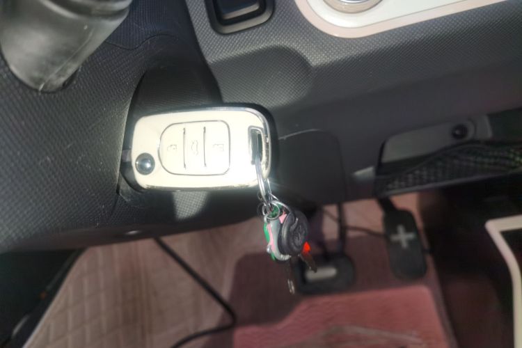 五菱汽车 宏光MINIEV 2021款 马卡龙臻享款 磷酸铁锂中控内饰7001