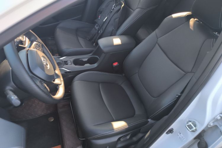 丰田 卡罗拉锐放 2023款 2.0L 精英版局部细节19