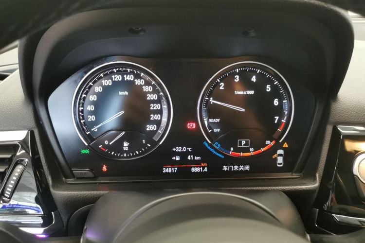 宝马1系 2021款 改款 120i M运动曜夜版中控内饰14