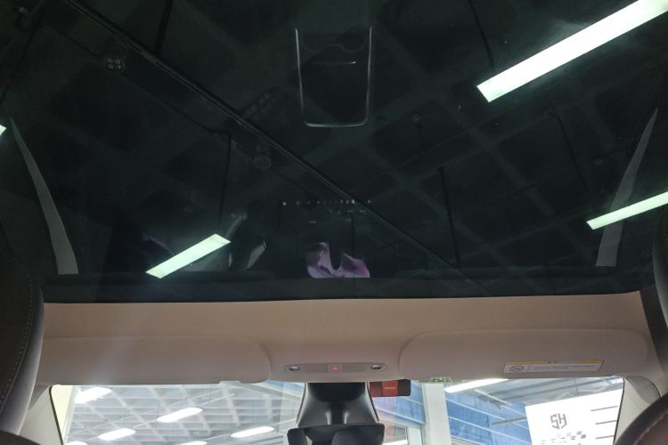 特斯拉 Model Y 2023款 后轮驱动版中控内饰22