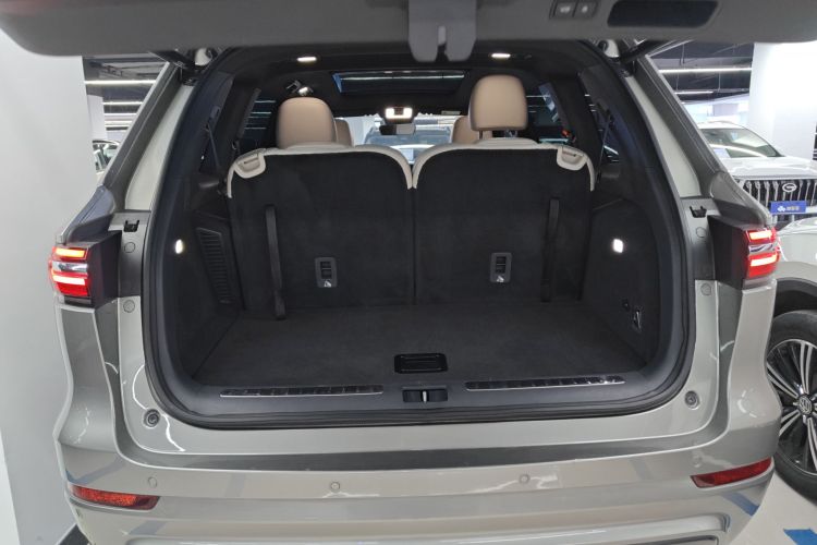 理想汽车 理想ONE 2020款 增程6座版机舱底盘23