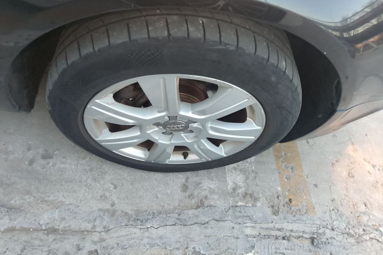 奥迪A6L 2011款 2.8 FSI 舒适型车身外观10