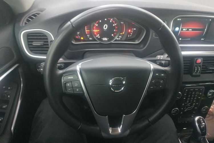 沃尔沃V40 2017款 T3 智逸版中控内饰13