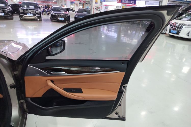 宝马5系 2018款 528Li 上市特别版中控内饰7005