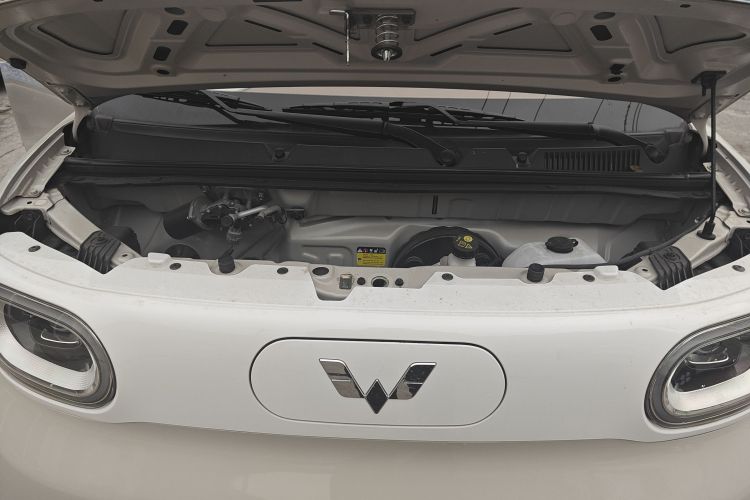 五菱汽车 宏光MINIEV 2024款 第三代 215km 青春版机舱底盘24