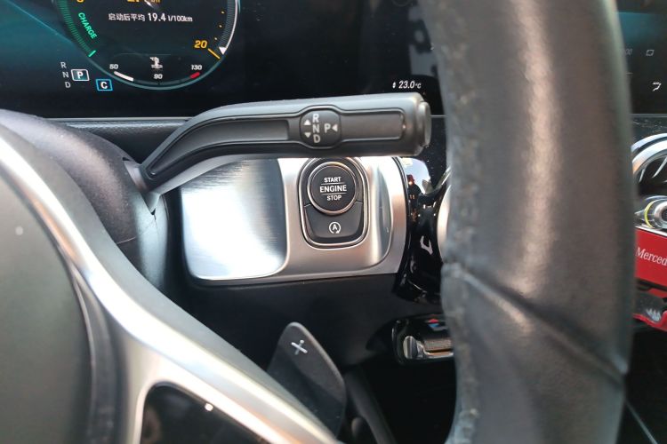 奔驰GLB 2020款 改款 GLB 200 动感型中控内饰18