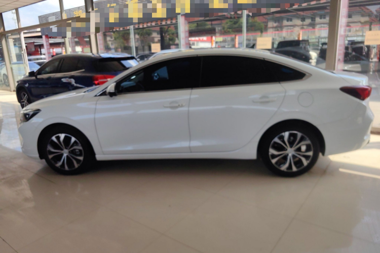 长安 逸动 2021款 PLUS 蓝鲸NE 1.4T GDI DCT旗舰型车身外观4